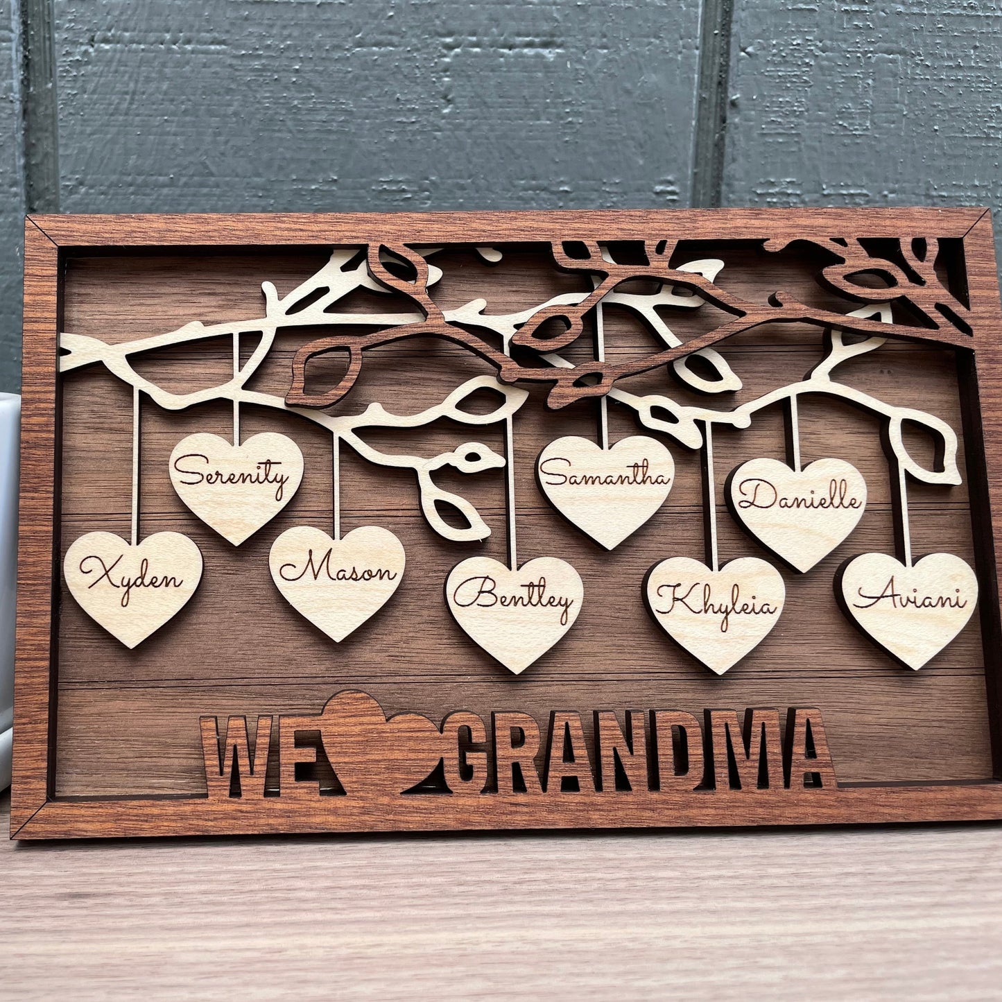 Hanging Hearts Family sign